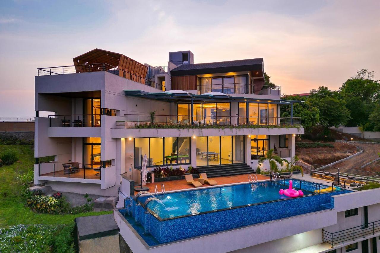 Pearl Lakeview Mansion By Stayvista - Lakeside Villa With Infinity Pool, Jacuzzi, In-House Theatre & Games Room Igatpuri Esterno foto