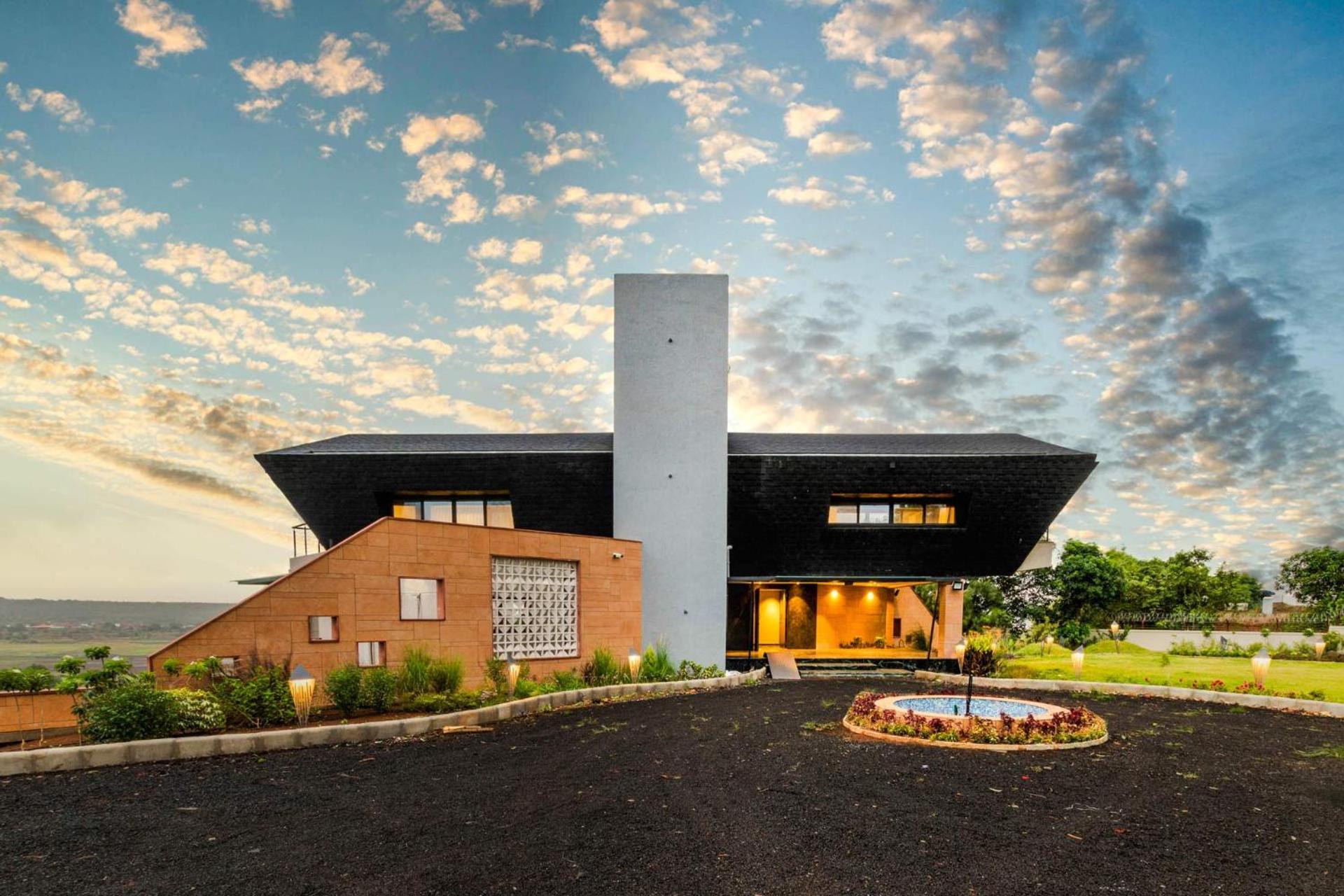 Pearl Lakeview Mansion By Stayvista - Lakeside Villa With Infinity Pool, Jacuzzi, In-House Theatre & Games Room Igatpuri Esterno foto