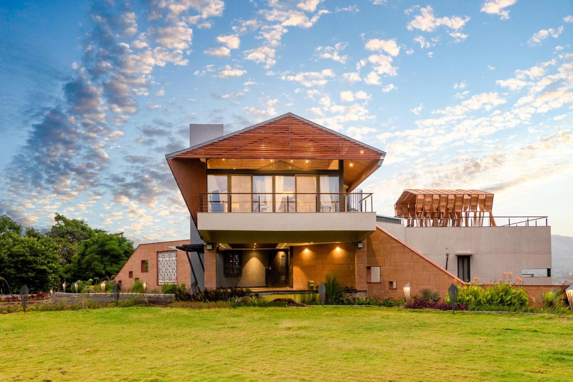 Pearl Lakeview Mansion By Stayvista - Lakeside Villa With Infinity Pool, Jacuzzi, In-House Theatre & Games Room Igatpuri Esterno foto