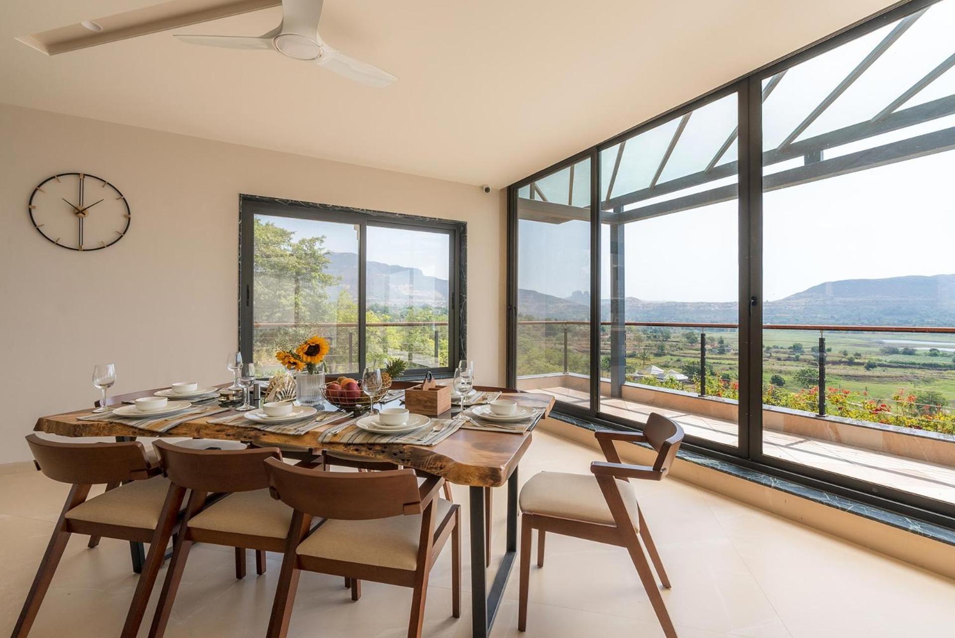 Pearl Lakeview Mansion By Stayvista - Lakeside Villa With Infinity Pool, Jacuzzi, In-House Theatre & Games Room Igatpuri Esterno foto